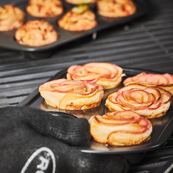 Rosen in der Barbecue Brat- und Backform