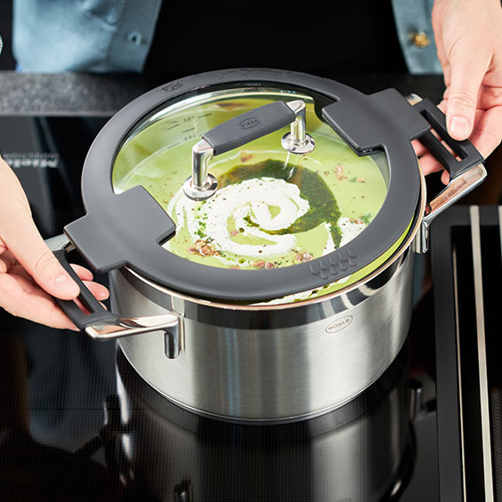 Lauchsuppe mit Speck in dem Kochtopf Silence Pro 24 cm