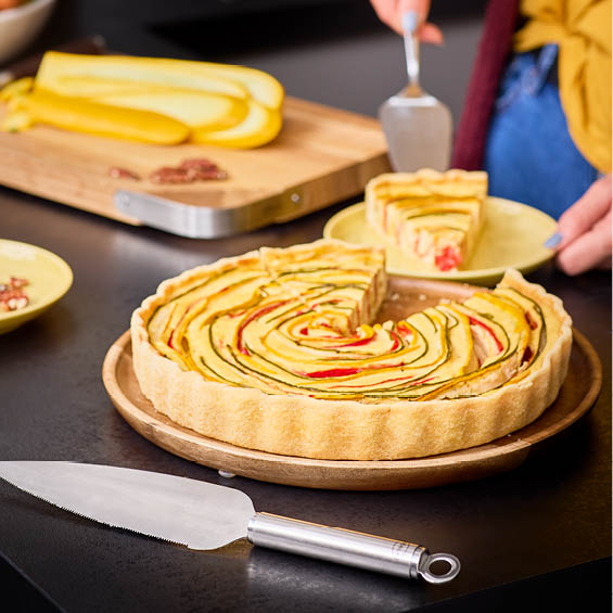 Zucchini-Tomaten-Tarte mit Tortenschaufel